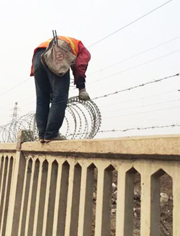 中交二航局渝万铁路项目部